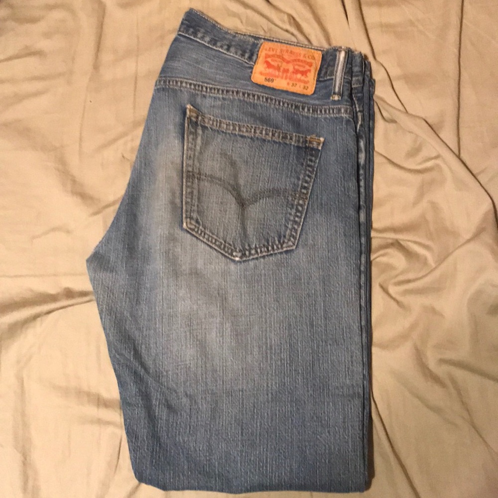 Levi’s 569 Jeans